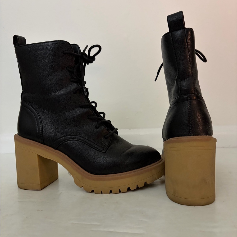 Dolce Vita Black Combat Boots Lug Sole Block Heel Size 8.5 - Picture 3 of 8